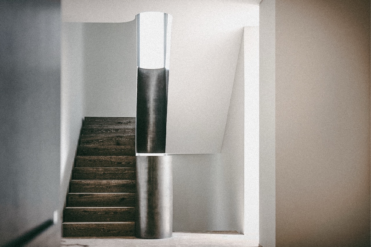 Detailansicht einer beleuchteten Treppe mit LED Lichtband