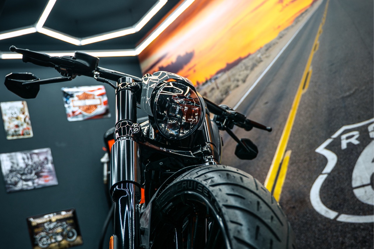Motorradpräsentation mit LED Lichtgestaltung