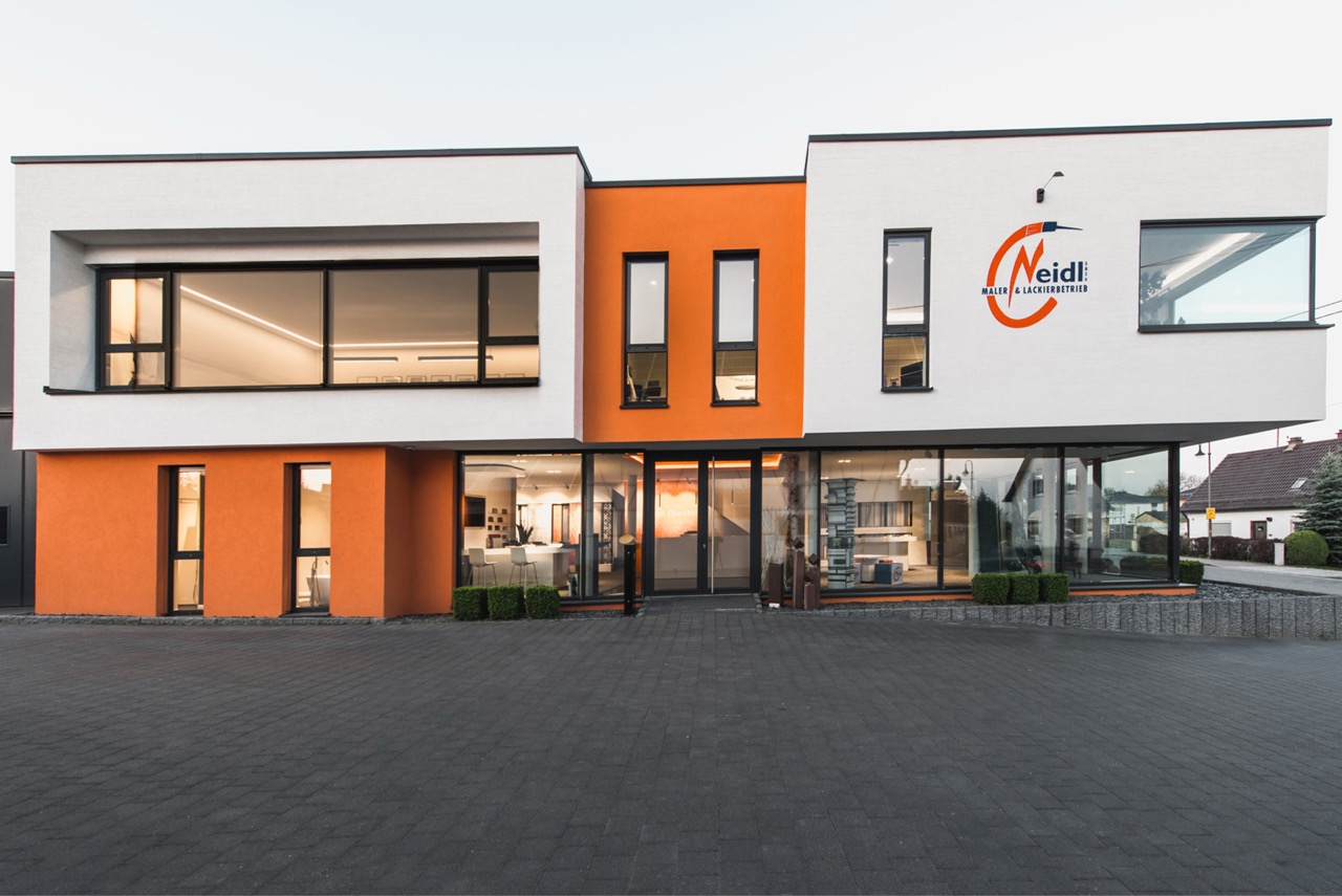 Außenansicht des Showrooms der Maler Neidl GmbH